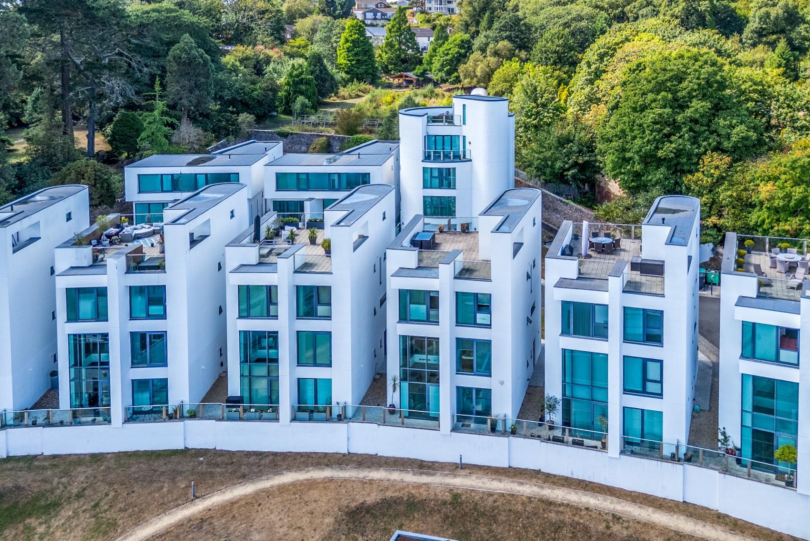 Upper Castle View, Blackpill, Swansea, SA3 5BY